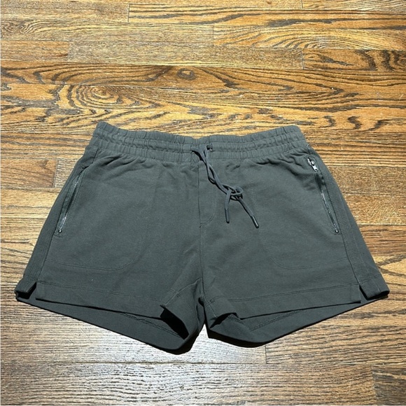 90 Degree By Reflex Pants - 90 Degree Shorts 
Pockets 
Tie